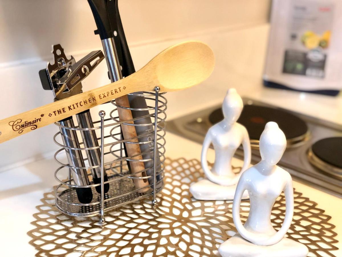 Air Residence 1Br With Balcony Free Netflix And Disney Plus Манила Екстериор снимка