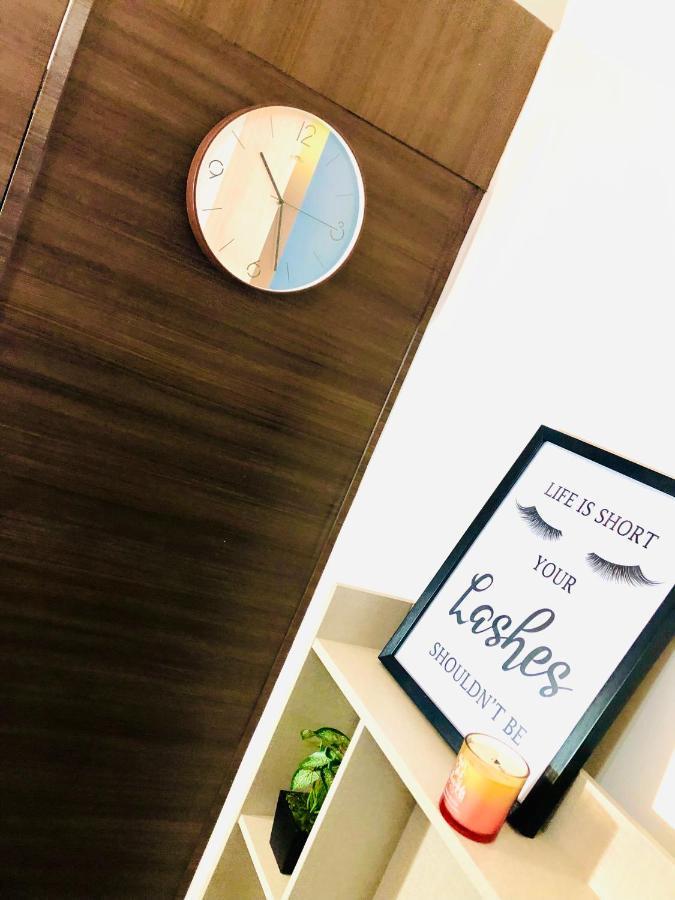 Air Residence 1Br With Balcony Free Netflix And Disney Plus Манила Екстериор снимка