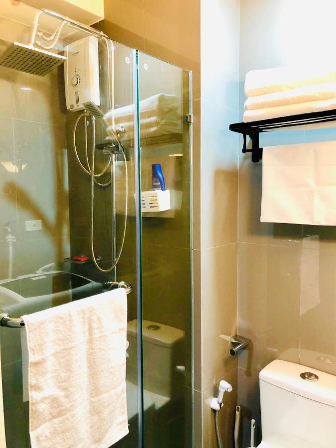 Air Residence 1Br With Balcony Free Netflix And Disney Plus Манила Екстериор снимка